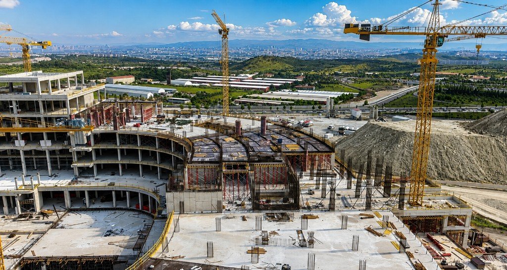 İSİS Yapı — büyük ölçekli şantiye görünümü